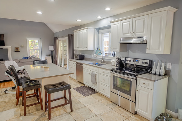 Kitchen with Island Seating